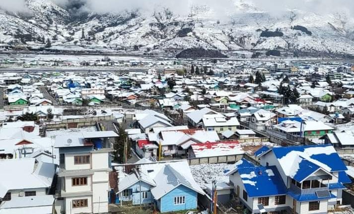 Arunachal Pradesh graced with snowfall, avalanche alert issued