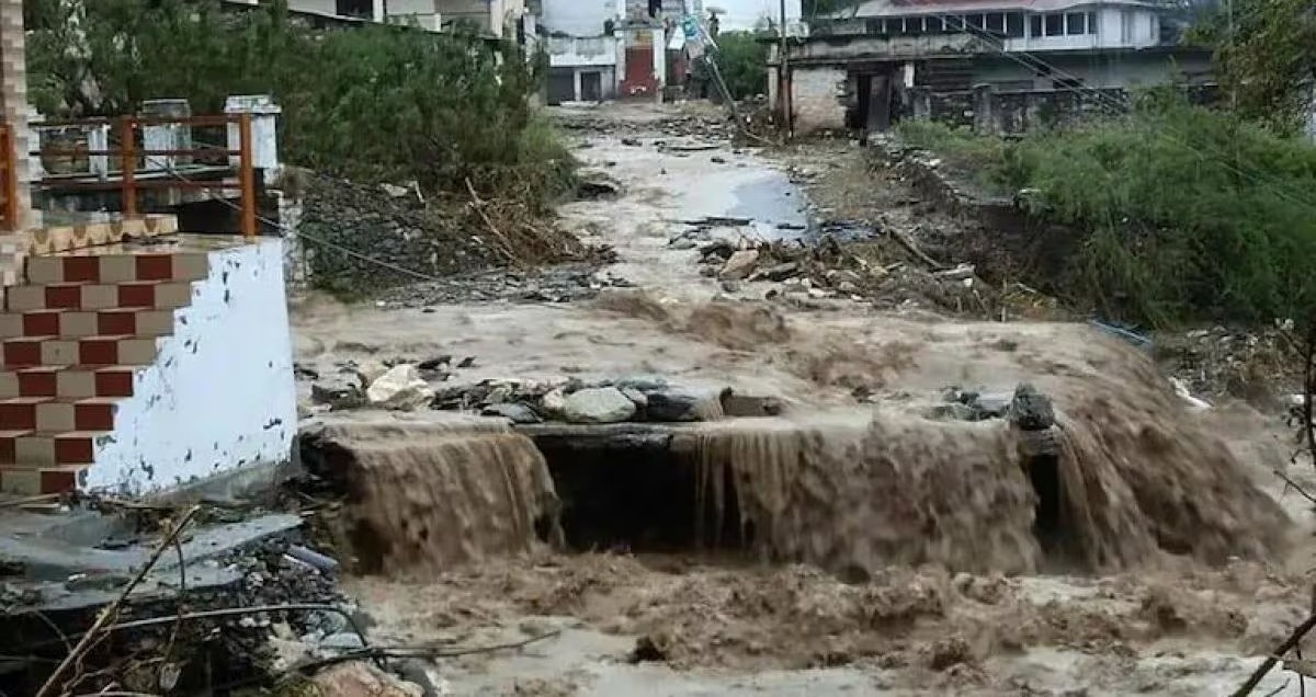 Uttarakhand hit by rain and landslides, the number of dead increased to 12, missing 50