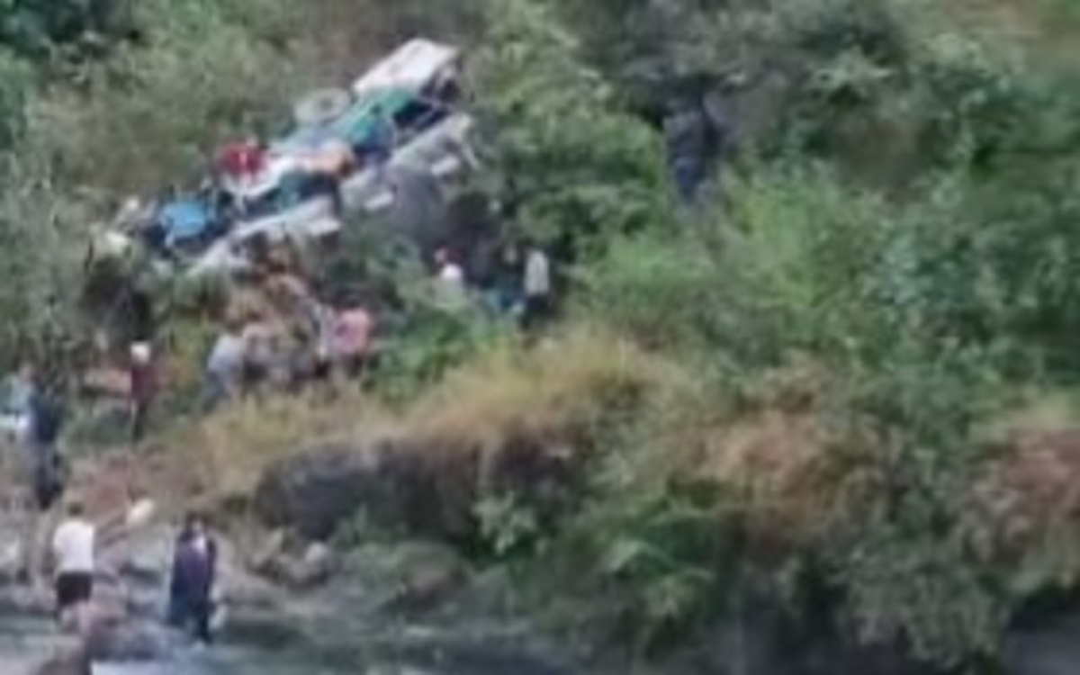 20 killed as bus falls into Uttarakhand gorge