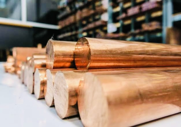 Copper futures jump on spot demand