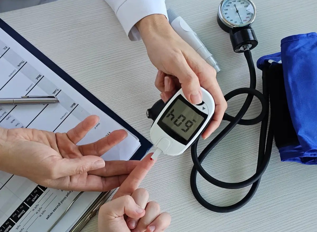 Long-term pollution exposure raises heart risks in diabetes